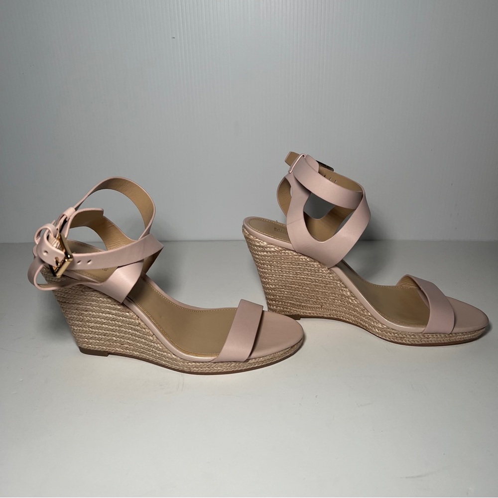 NWOT MICHAEL Michael Kors Wedges Size 8